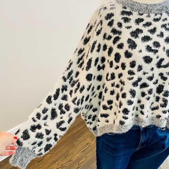 ANDTHEWHY Hear Me Roar Sweater - Picture 5 of 16